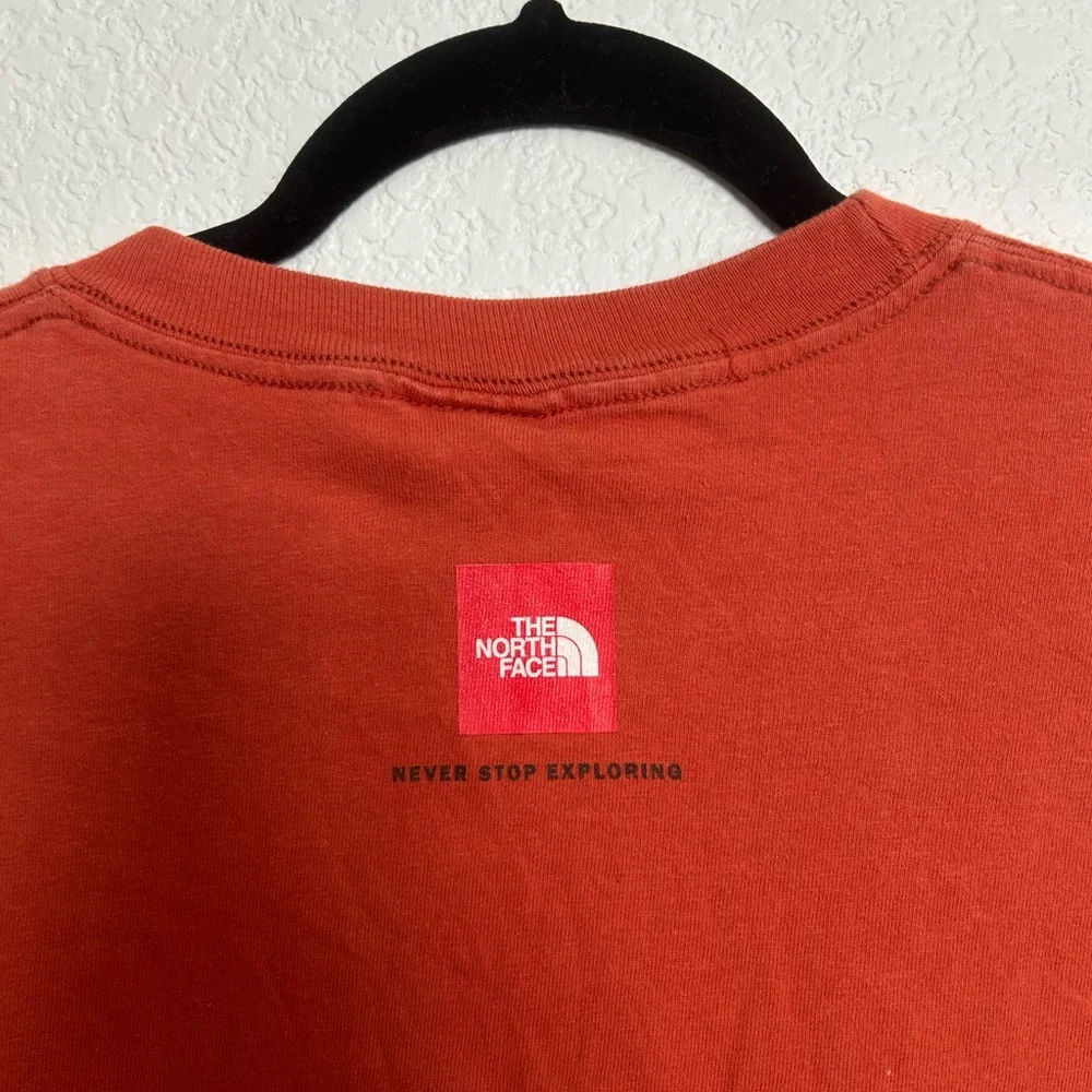 THE NORTH FACE Orange logo T-shirt